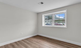 238 Lakewood Ave, Bayville, NJ 08721