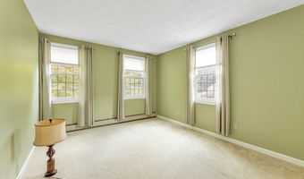 5 Strawberry Ln, Billerica, MA 01821