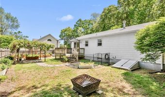 71 Plymouth St, Cranston, RI 02920