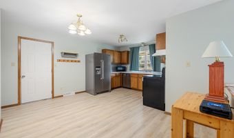 6025 RANDAL Ln, Caledonia, WI 53402