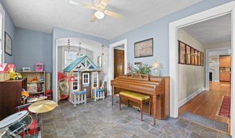 705 Overlook Dr, Alliance, OH 44601