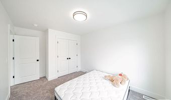 2926 Curlew Dr, Ammon, ID 83401