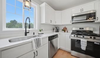 8 Robin Way 7, Chester, NH 03036