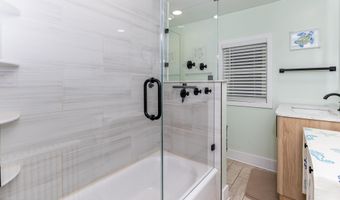 76 Morris Ave, Belford, NJ 07718