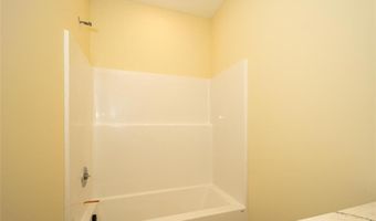 1018 Bluestem Cir, Baldwin City, KS 66006