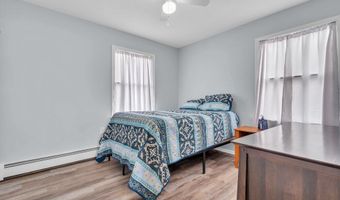 3 Drake Dr, Bayville, NJ 08721