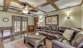 1521 Secretariat Ln, Indianapolis, IN 46217