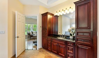 64 Warren Gln, Burlington, CT 06013