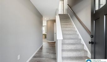 3220 Eisenhower Dr, Allen, PA 18067