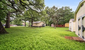 902 Travis Ave, Alvarado, TX 76009