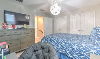 7401 PARADISO Dr, Apollo Beach, FL 33572