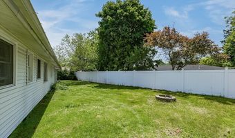 8 Andover Rd, Beverly, MA 01915