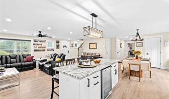 8 Big River Rd, Coventry, RI 02816