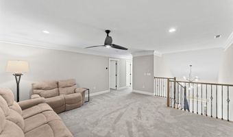 63 Great Hill Dr 63, Bethel, CT 06801