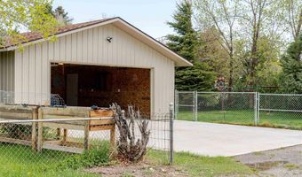 508 Circle Dr E, Cody, WY 82414