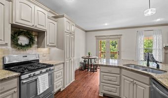 25 Halifax Ln, Bella Vista, AR 72714