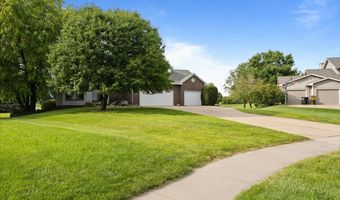 704 SW Coventry Cir, Ankeny, IA 50023