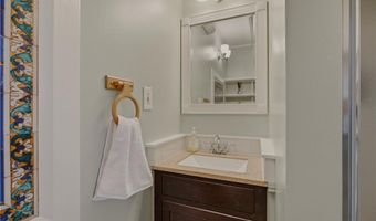 21 Clinton Ave, Newport, RI 02840