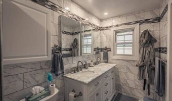 109 Golf Course Rd, Amsterdam, NY 12010