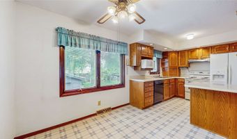 512 12th Ave NW, Altoona, IA 50009