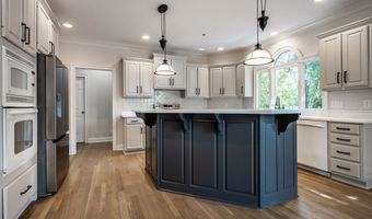 10571 Chatham Ct, Carmel, IN 46032