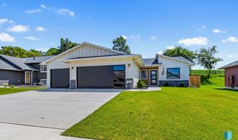 38 N 6th St, Baltic, SD 57003