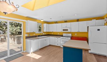 2320 NE Wells Acres Rd, Bend, OR 97701