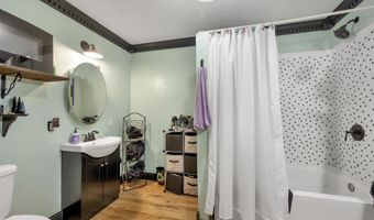 4737 W BROADWAY Dr, Appleton, WI 54913