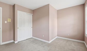 477 Redwood Forest Dr, Ballwin, MO 63021