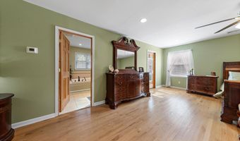 3 Renier Ct, Middletown, NJ 07748