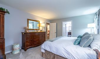 14 Briarwood Ln, Amherst, NH 03031