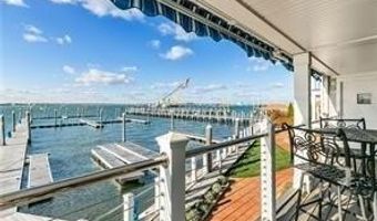 31 Coddinton Wharf 8, Newport, RI 02840