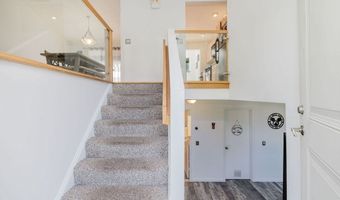 1 Lee Ann Dr, Johnston, RI 02919