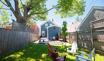 44 Hammond St, Newport, RI 02840