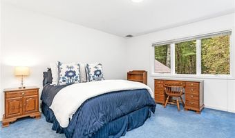60 Pheasant Dr, East Greenwich, RI 02818