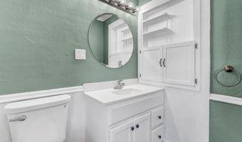 327 Essex St, Bangor, ME 04401