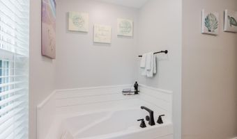 600 Hiram Dr, Bauxite, AR 72011