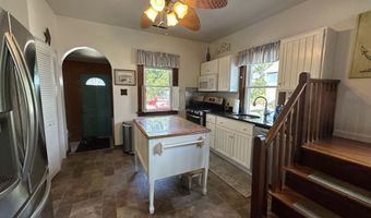 180 Clark Ave, Branford, CT 06405