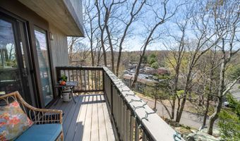 22 Harbour Vlg A, Branford, CT 06405