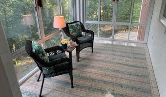 2356 S PIERCE St, Arlington, VA 22202