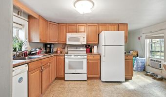 43 Green St, Augusta, ME 04330