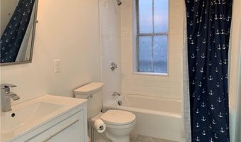 5 Division St, Newport, RI 02840