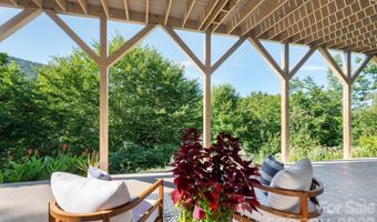 9 Bees Mountain Dr, Asheville, NC 28804