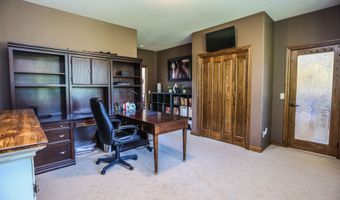 2410 Quail Run Blvd, Aberdeen, SD 57401
