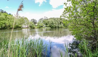 17 Alan Ave, Danbury, CT 06811