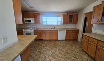 5558 E Red Barrel Rd, Yucca, AZ 86438