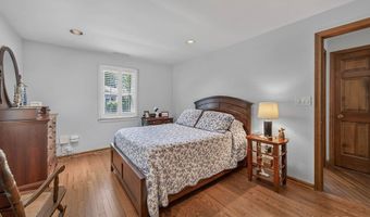 39 Green Hill Ln, Cheshire, CT 06410