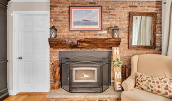 266 Orchard Ave, Belford, NJ 07718