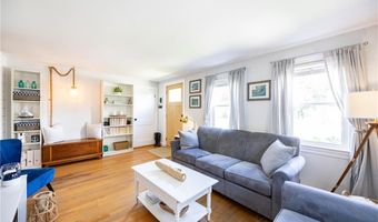 33 Providence Ave, East Providence, RI 02915