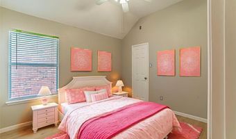 5605 Overland Dr, The Colony, TX 75056